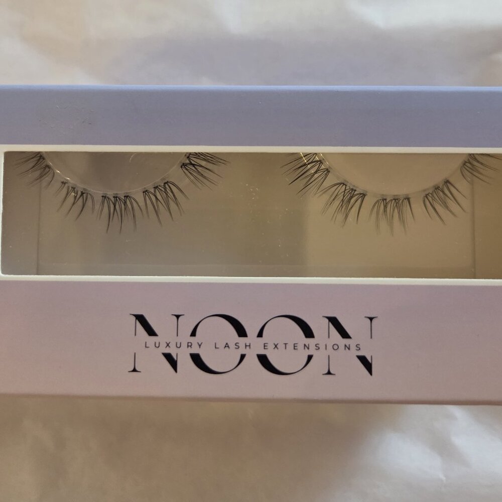 NIB Noon Eyelashes - Dawn 10mm - Fluttery wispiness